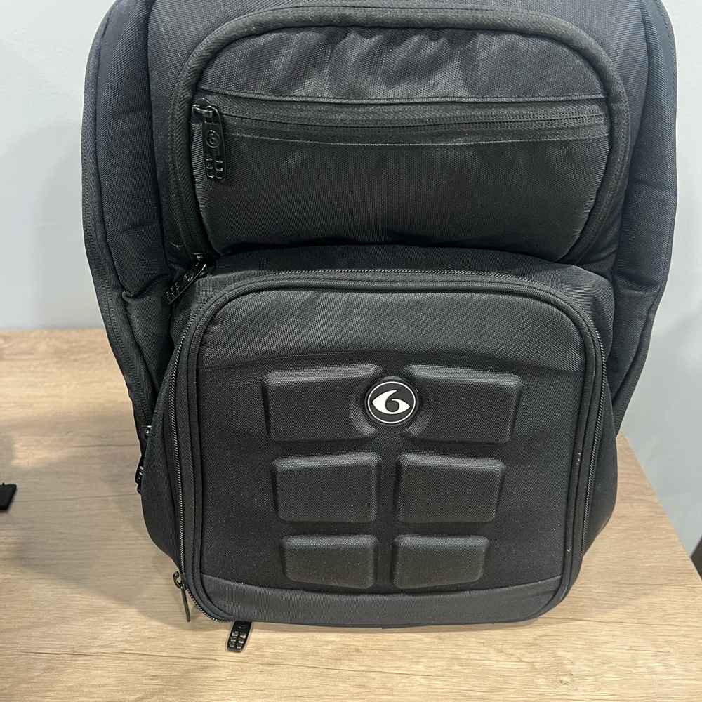 NWT SIX PACK FITNESS - Expedition 300 Backpack